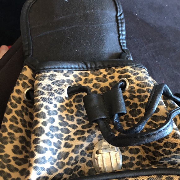Backpack purse cheetah printed - Picture 4 of 5